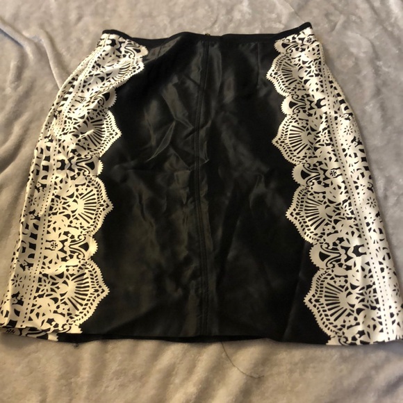 Tory Burch Dresses & Skirts - Tory Burch silk pencil skirt